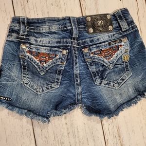 Miss Me Shorts Sz 27 Beautiful Detail